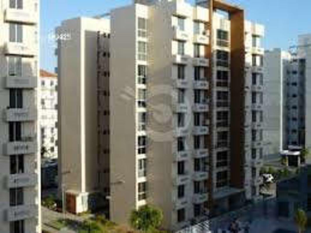 Modern apartment facade and main entry PH McGregor Condado del Rey Panama