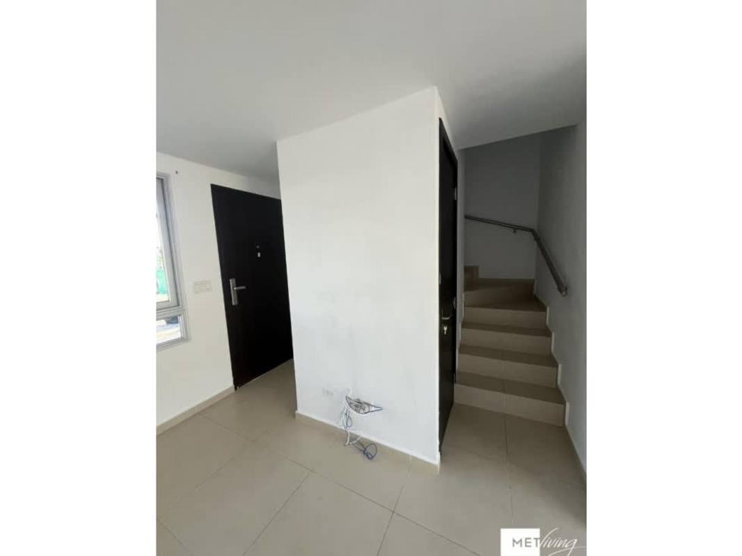 Contemporary open space living and kitchen area in house for sale in Villa Lucre Panama City