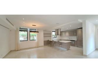 Contemporary bathroom with double sink vanity and glass shower in PH Nativa Panama Pacifico