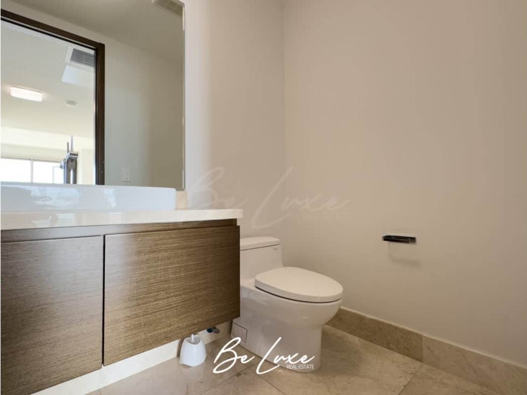 Luxury amenities with olympic pool, gardens, lounge areas at PH Green Garden Santa María Panama