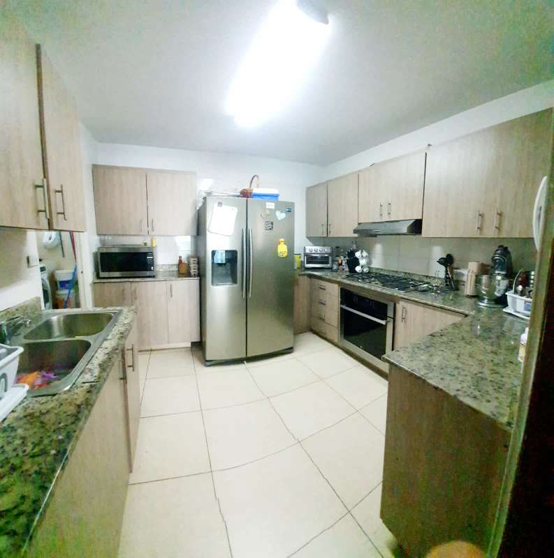 Colorful children's bedroom with large windows PH Parkside Panama