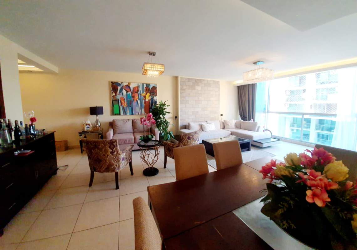 Dining space with panoramic city and ocean views PH Parkside Panama