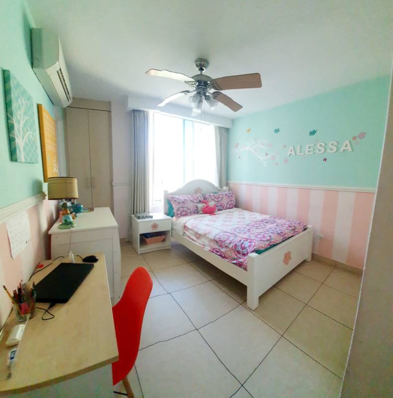 Bedroom with AC, closet, and balcony access PH Parkside Costa del Este
