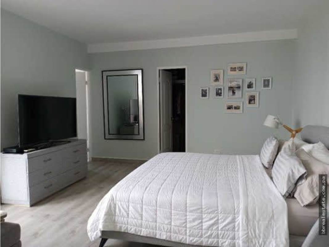 Kitchen with granite countertops stainless steel appliances PH Emporium Tower San Francisco Panama