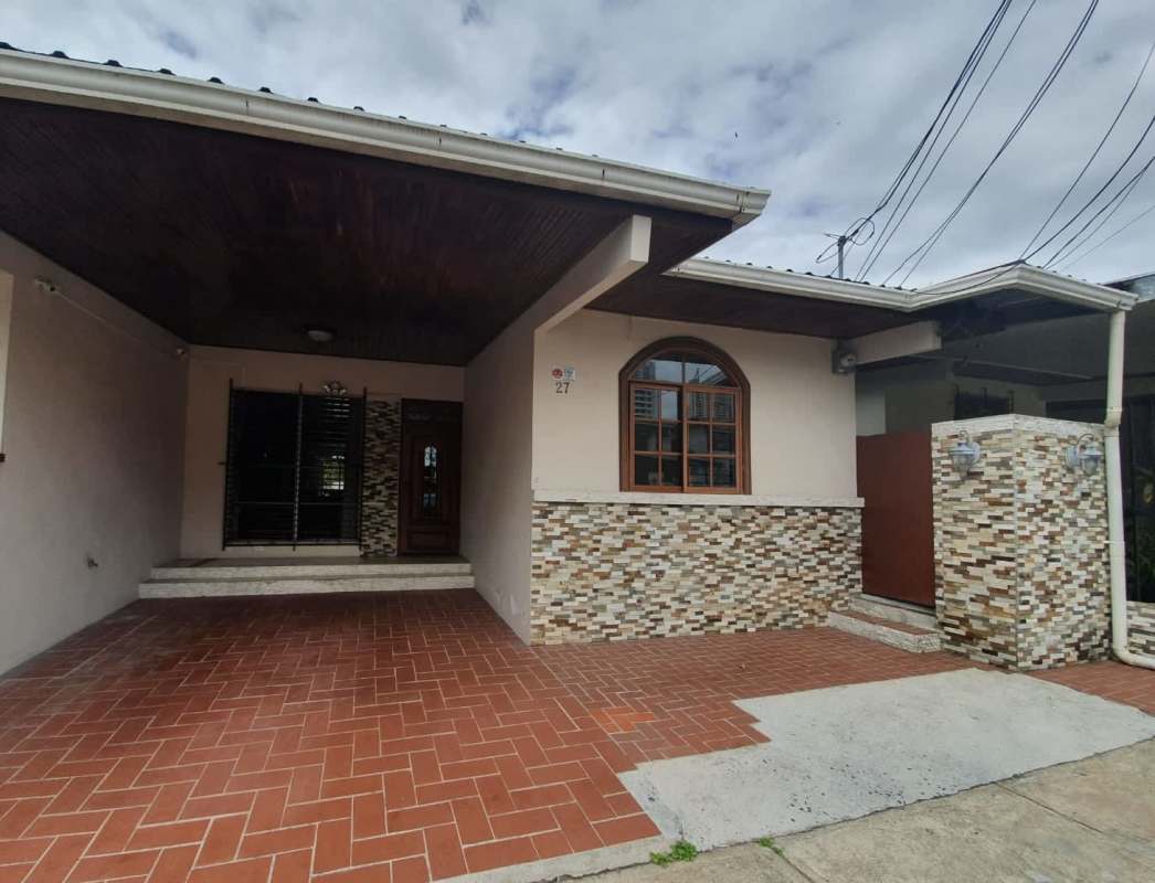 Bedroom with closet, AC and ceiling fan El Dorado Panama house