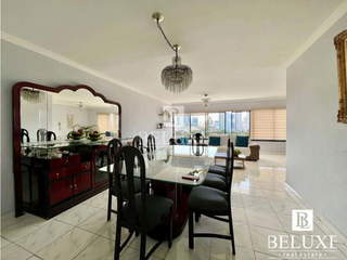 Apartment for Sale in San Francisco - 3 bedrooms