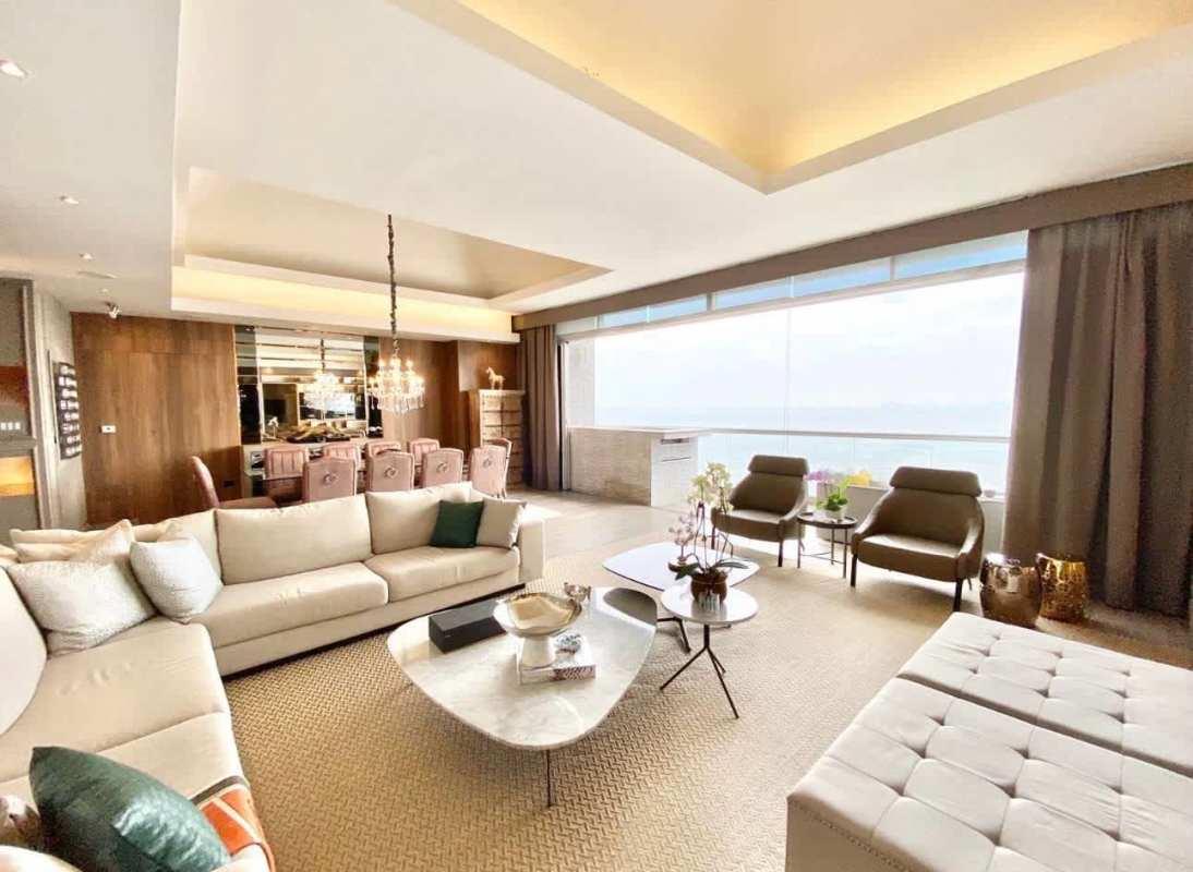 Italian kitchen cabinetry, quartz counters, stainless appliances ocean view at Pearl at the Sea Panama