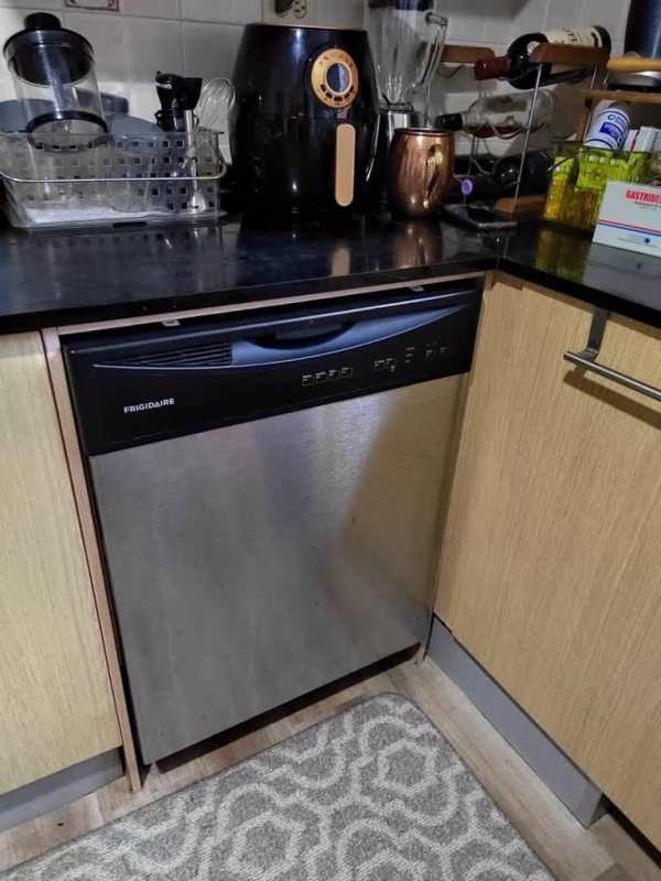 Second bedroom with built-in closet and garden view PH Clayton Tower Panama