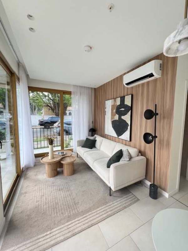 Bedroom area with wall accent and balcony access Nook Bella Vista Panama City