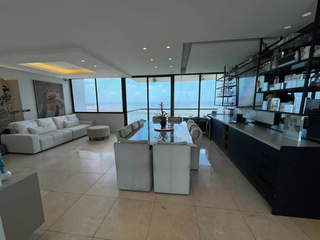 Apartment for Sale in San Francisco - 3 bedrooms