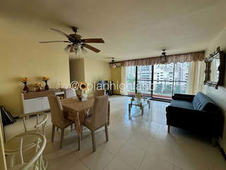 Apartment for Sale in San Francisco - 3 bedrooms