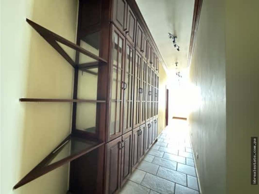 Spacious kitchen with island, stainless steel appliances, double ovens in PH Vista Park Bella Vista Panama