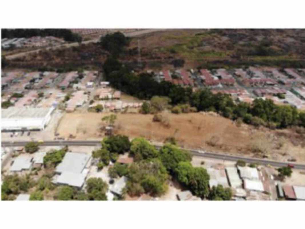 Vacant 9000m2 development site with main road access in Pacora Panama City