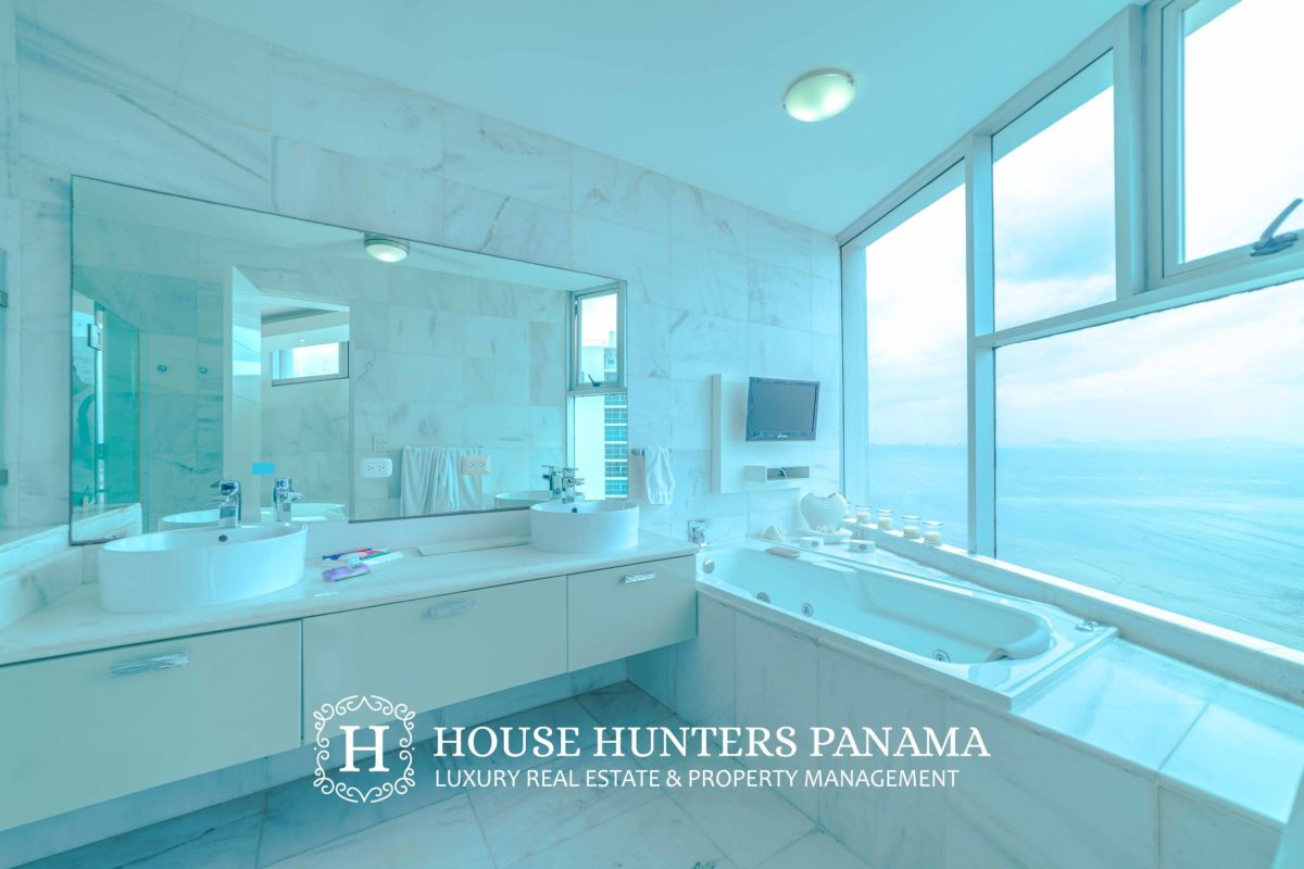 Contemporary kitchen with granite countertops and appliances PH Pearl at the Sea Panama