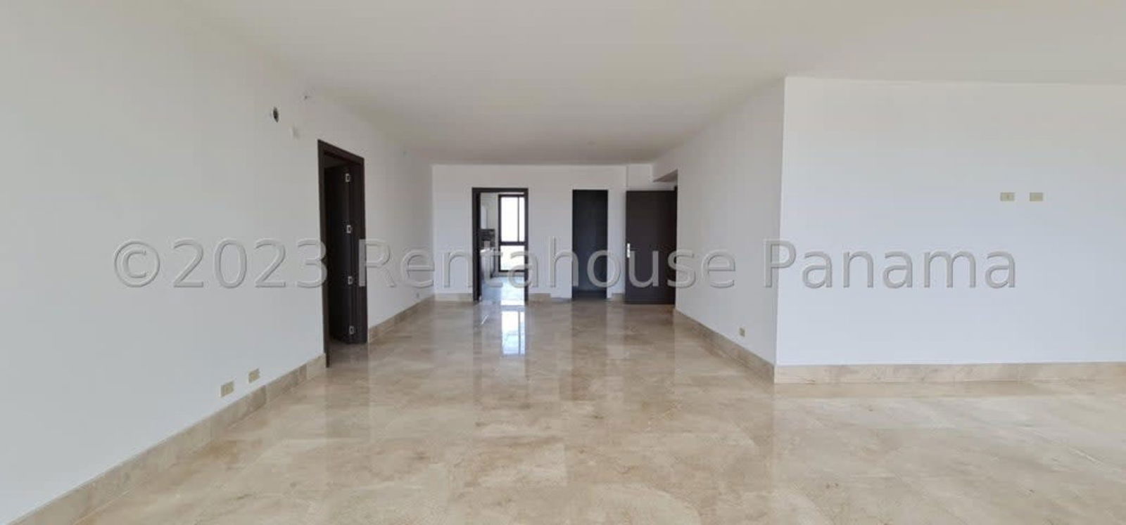 Closed kitchen luxury finishes granite countertops window in PH The Colonial Santa María Panama