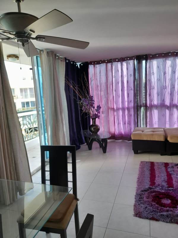 Bedroom with wardrobe vertical blinds natural light PH Plaza Edison Panama