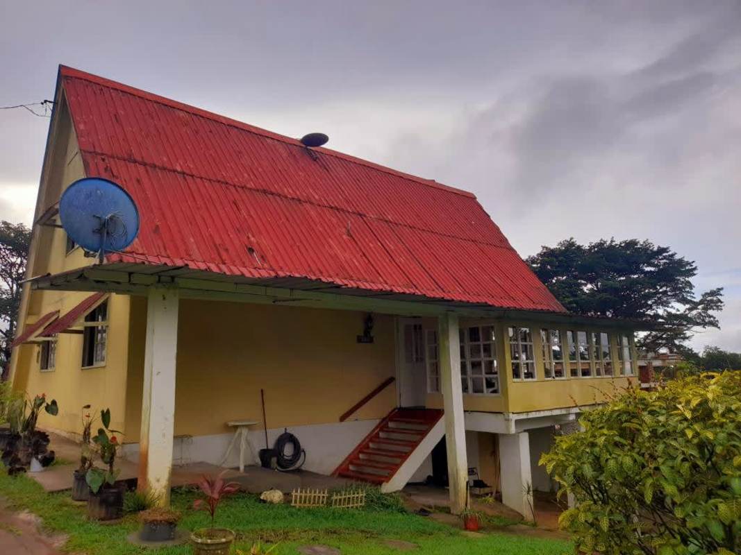 Rustic mountain house A-frame style with balcony in lush Cerro Azul Panama