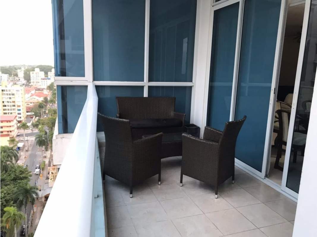 Terrace with glass railing panoramic city view PH Bellavita Park Panama City