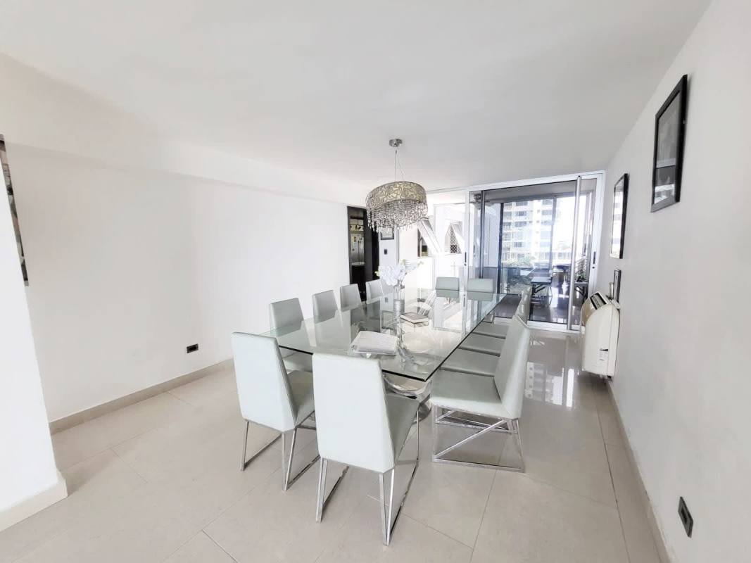 Spacious renovated kitchen with island stainless appliances PH Torre del Mar Panama