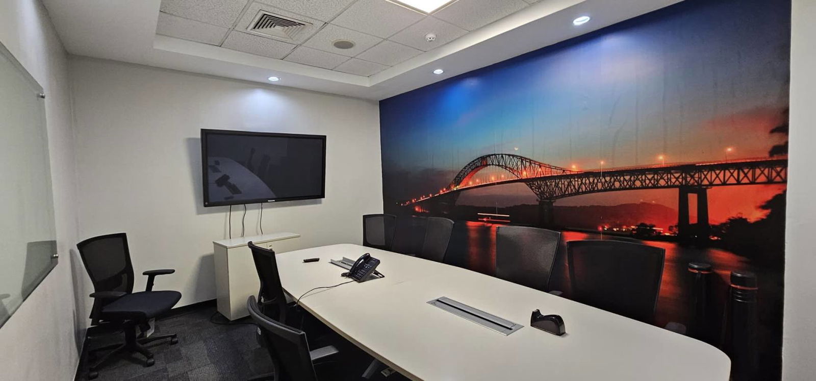 Corporate meeting room with large mural PH Banking Plaza Banking District Calle 50 Panama