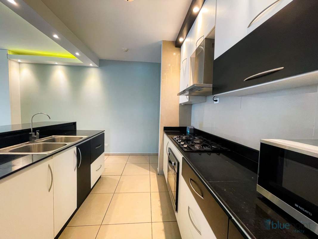 Sunny bedroom with roller blinds, AC, built-in closet PH Altos del Golf Panama