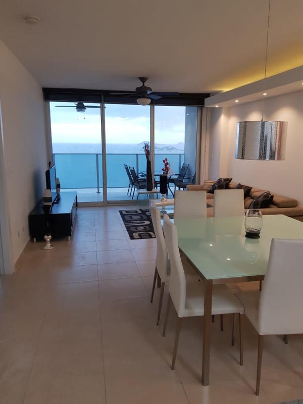 Modern open granite kitchen in PH Waters Avenida Balboa Panama