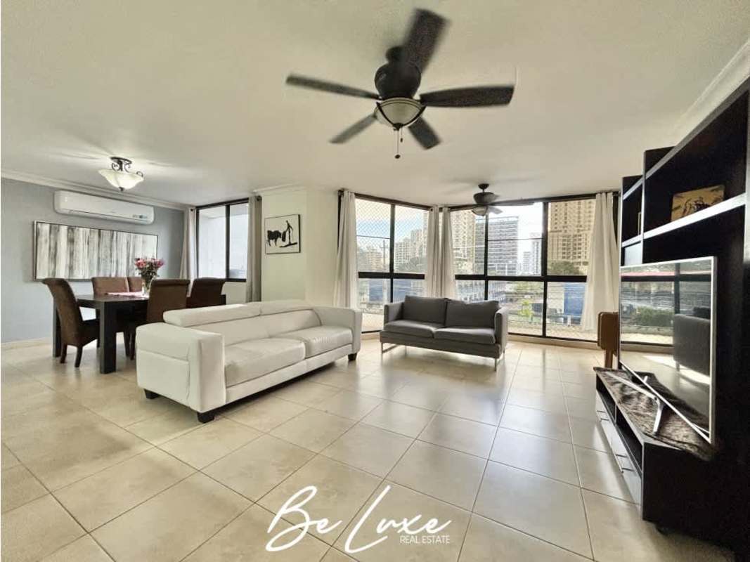 Swimming pool with gazebo PH Pelican Bay San Francisco Panama