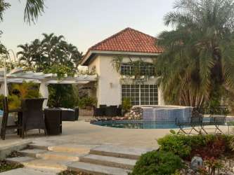 Large covered ranch with bar and dining area at Punta Chame finca for sale Panama