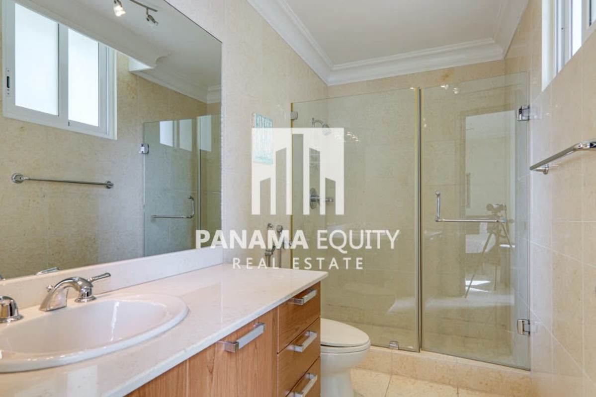 Spacious dining area with marble floors and panoramic ocean backdrop at Bahia Pacifica Panama