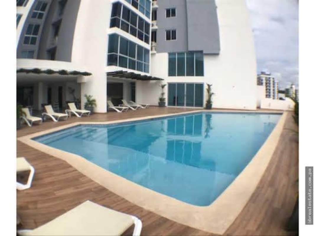 Rooftop pool with sundeck overlooking Panama City at PH Coral Tower Carrasquilla