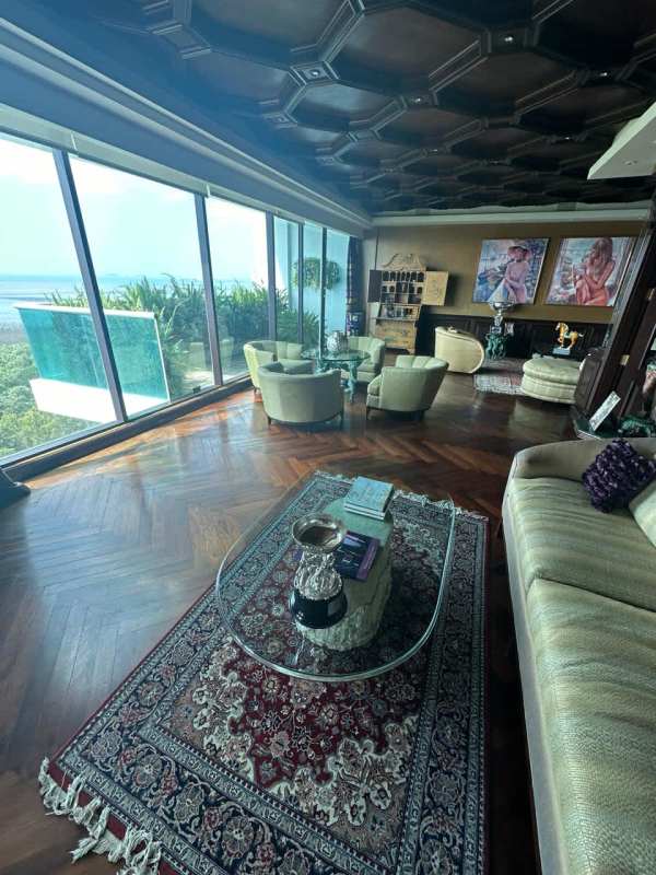 Luxury master bedroom with ocean skyline view, traditional decor Ocean One Panama