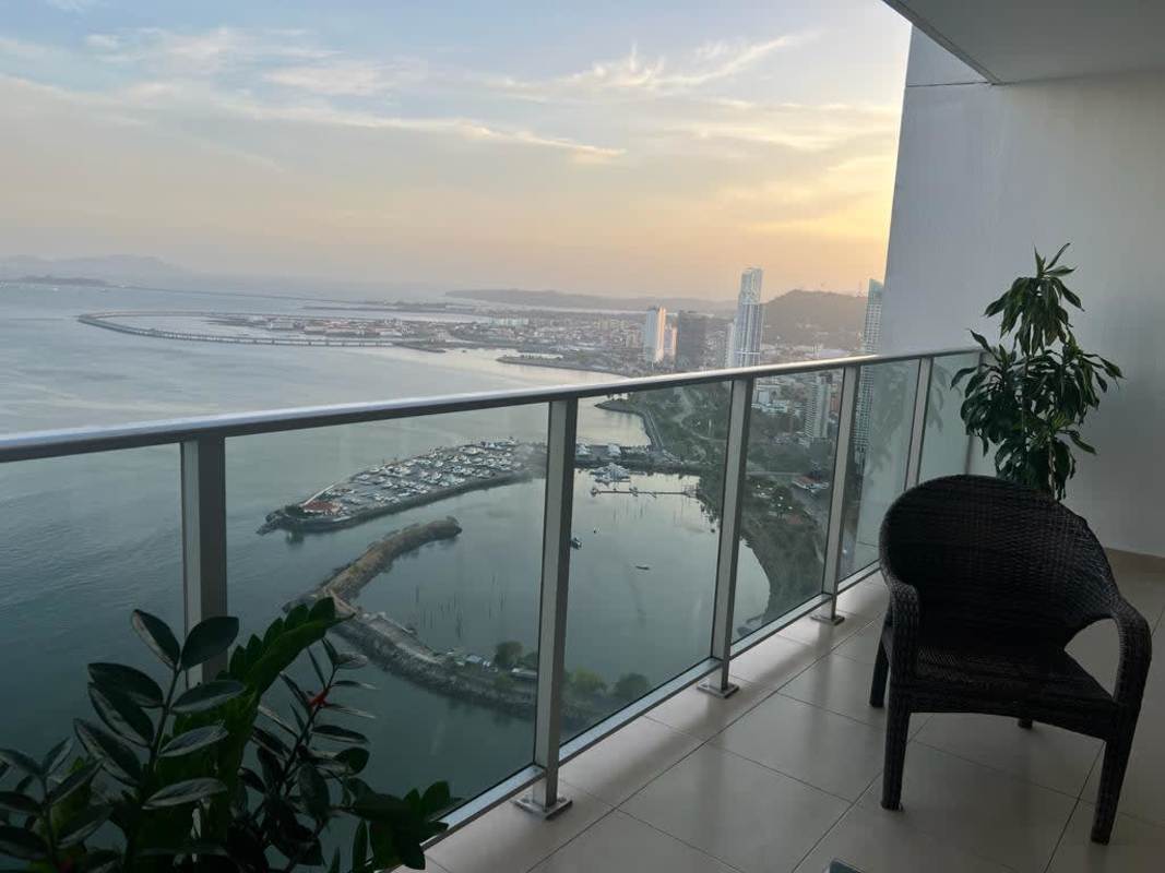 Dining and living room open-plan with Pacific views PH Waters Panama