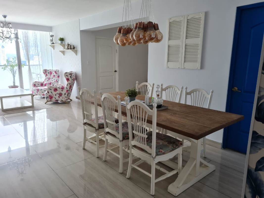 Spacious master bedroom with balcony and ocean view PH Paitilla Tower Punta Paitilla Panama