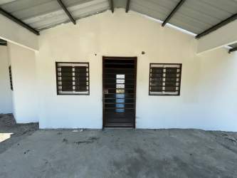 Guest or caretaker small house on large mountain lot Manglarito Sora Panama