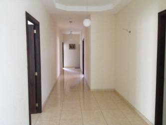 Bright master bedroom with jacuzzi tub walk-in closet and balcony in duplex house Barriada Espinar Colón