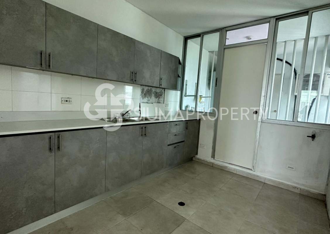 Rooftop infinity pool with panoramic ocean and skyline views PH Seawaves