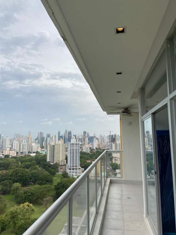Renovated kitchen with wood cabinets and stainless appliances PH San Francisco Park Tower Panama