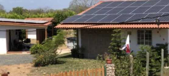 Country house with solar panels, detached garage, garden, fenced land Los Santos Panama