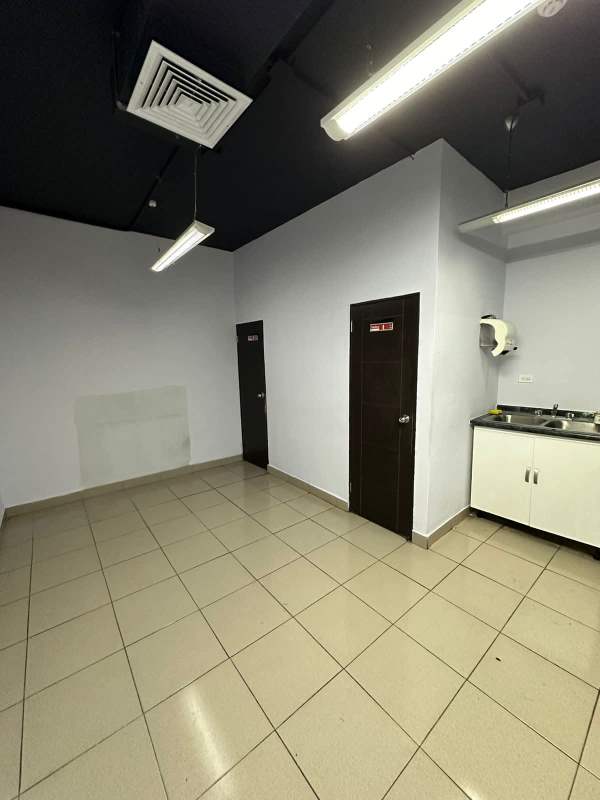 Utility kitchenette with sink ceramic flooring PH BICSA Tower Panama