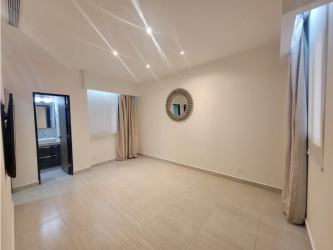 Spacious master bedroom with walk-in closet and private bath in PH Nativa Panama Pacifico