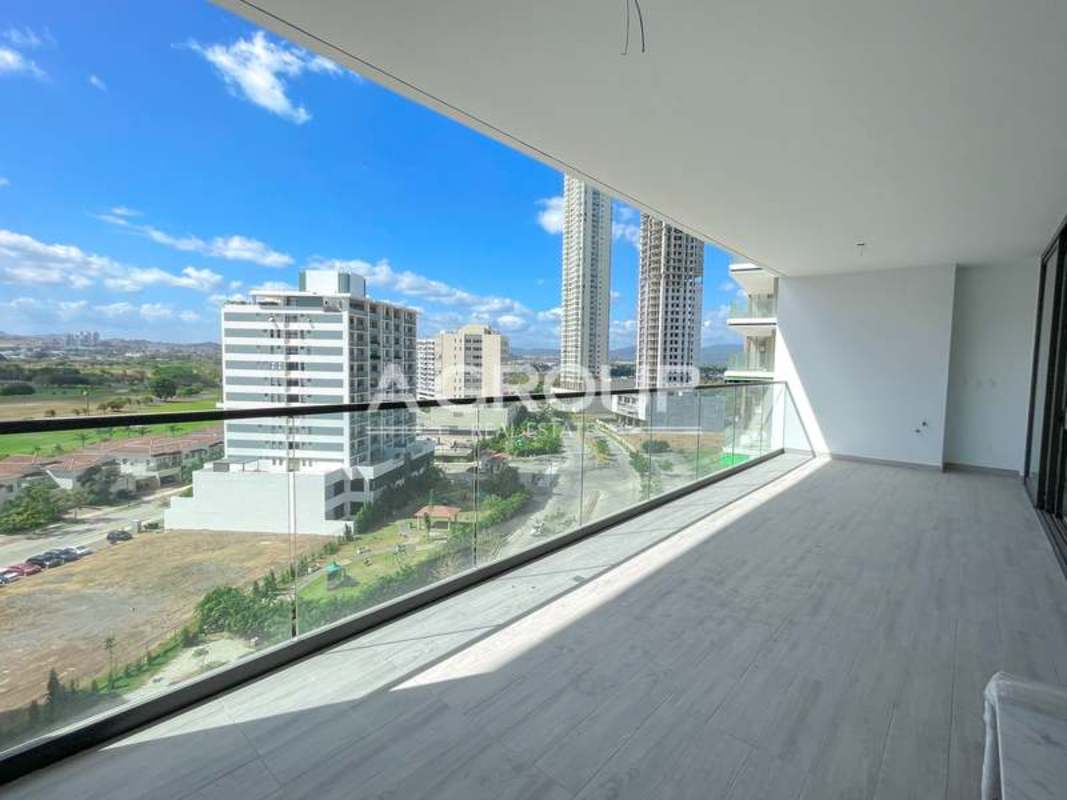 Spacious luxury master bath with double sinks, marble tiles and walk-in shower PH Empire Santa Maria Panama