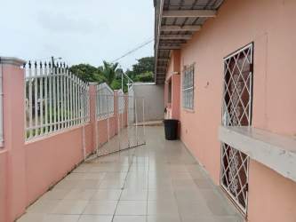 Secured backyard area with paving fencing patio Burunga Arraiján Panama