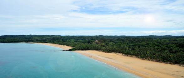 14 hectare beachfront land with clear seas and forest next to San Blas Islands Panama
