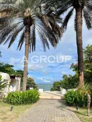 Luxury Beachfront Villa with Guesthouse in Coronado