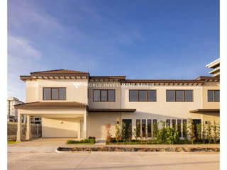 House for Sale in Costa del Este - 4 bedrooms