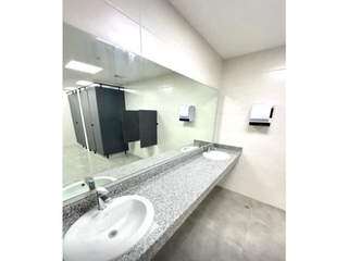 Warehouse for Lease in 24 de Diciembre - 0 bedrooms