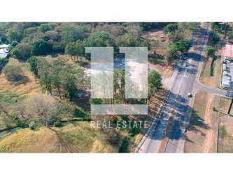 Vacant commercial land with surrounding urban infrastructure in David Chiriqui