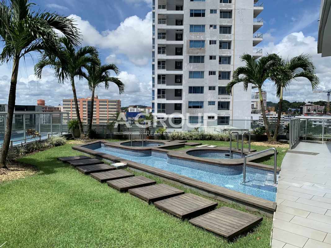 Jacuzzi pool garden area palm trees panoramic views Yacht Club Tower Panama City