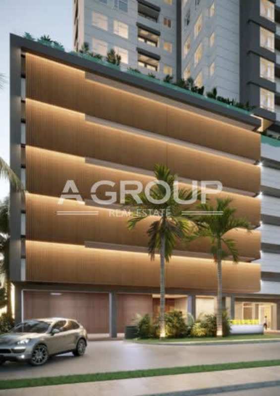 Bedroom with walk-in closet, large windows and golf view in PH Celeste Santa María