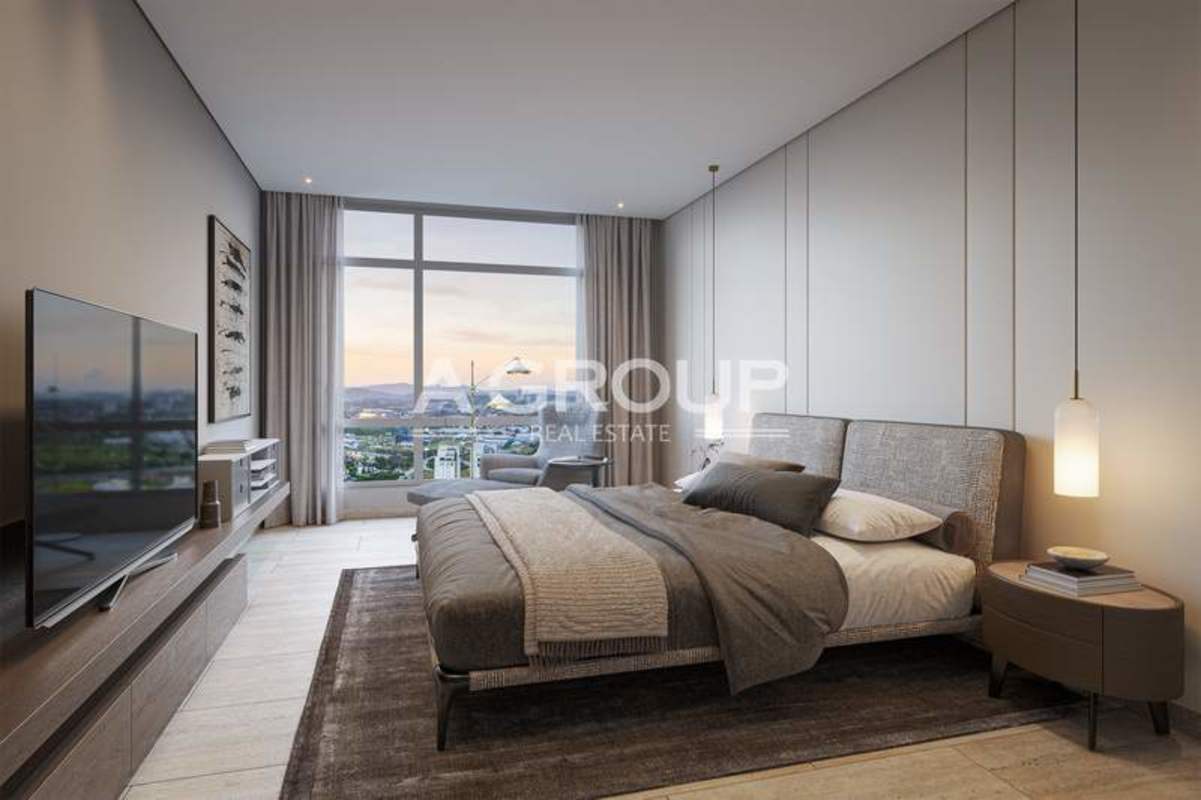 Bright living room with panoramic windows facing Santa Maria Golf Course in PH Corotú Panama